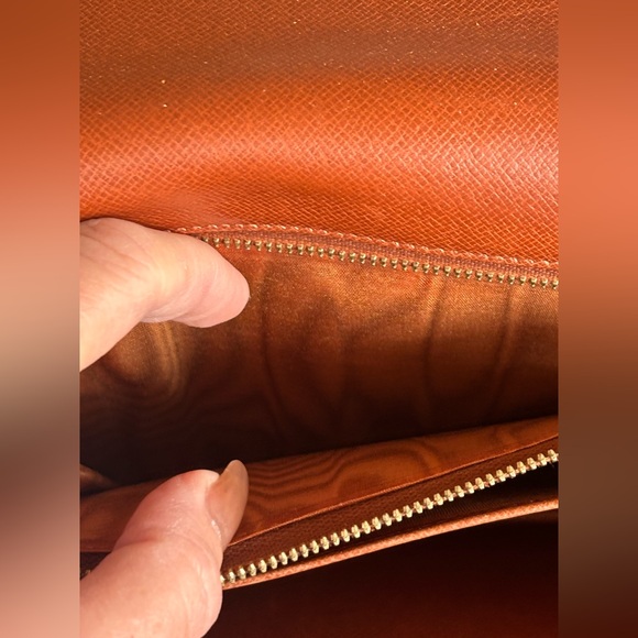 **SOLD**Louis Vuitton Monogram Rond Point - Picture 5 of 14